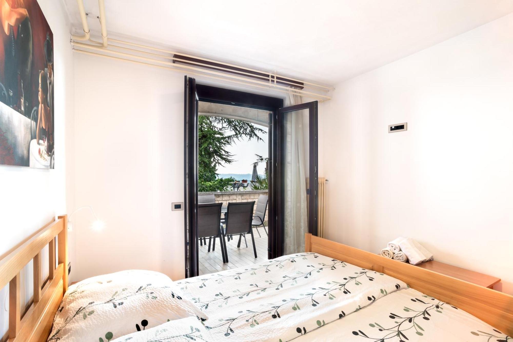 Apartments Vila Toni Portorož Buitenkant foto